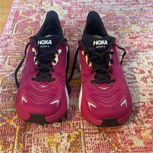 Hoka Arahi 6 size 9